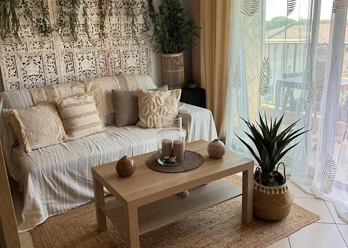 Apartment Proche De La Mer, Piscine, Climatisation Et Wifi *