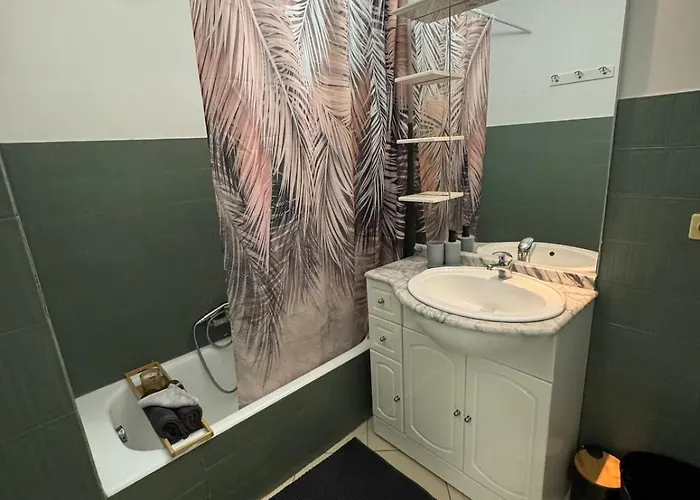 Proche De La Mer, Piscine, Climatisation Et Wifi Mandelieu