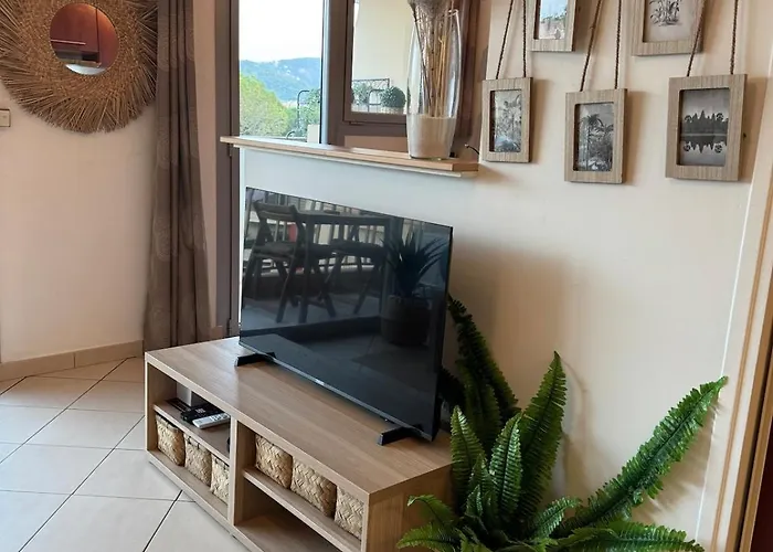 Proche De La Mer, Piscine, Climatisation Et Wifi Apartment